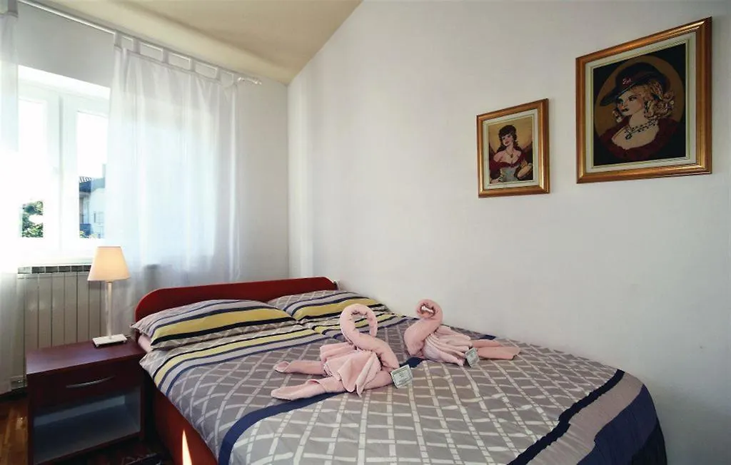 Apartment Flower Stephany 우마그